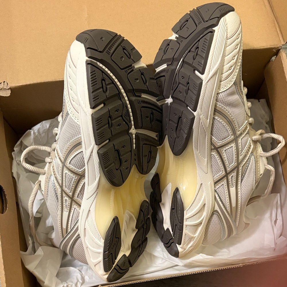 Asics GT-2160 Simply Taupe Sneakers - Picture 3 of 4
